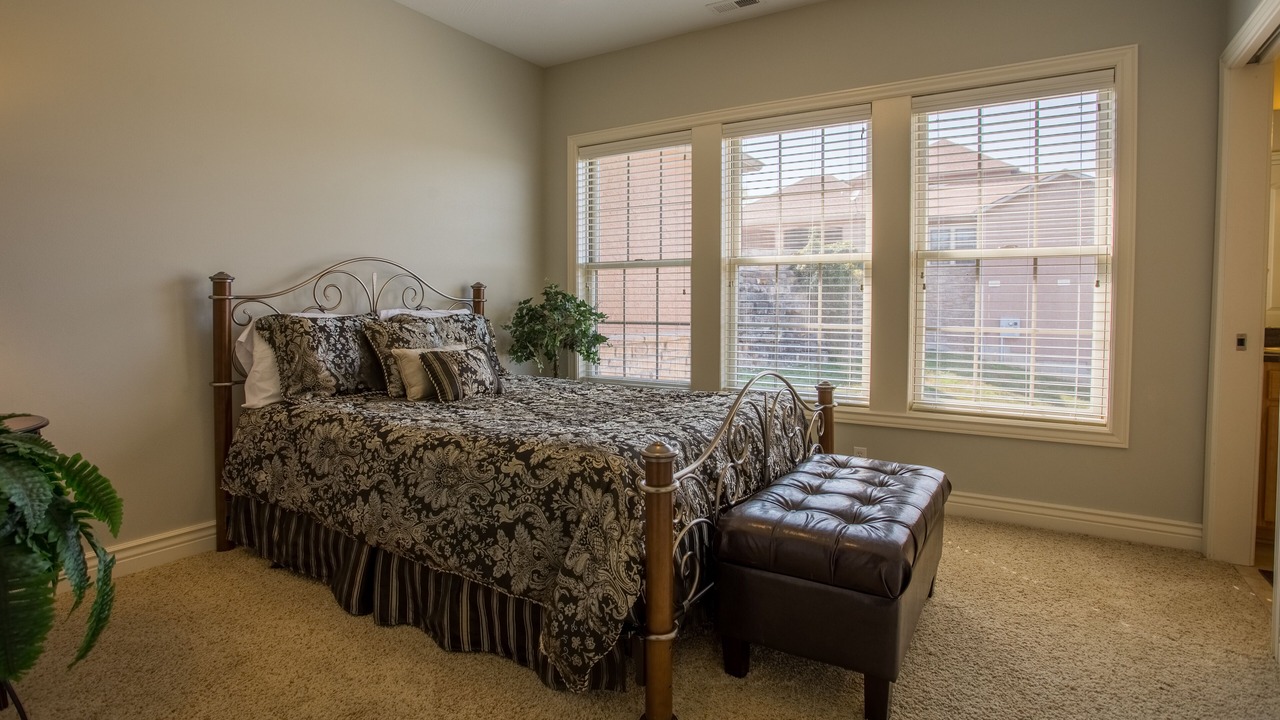 Photo of Bedroom in Fieldstone Bluffs