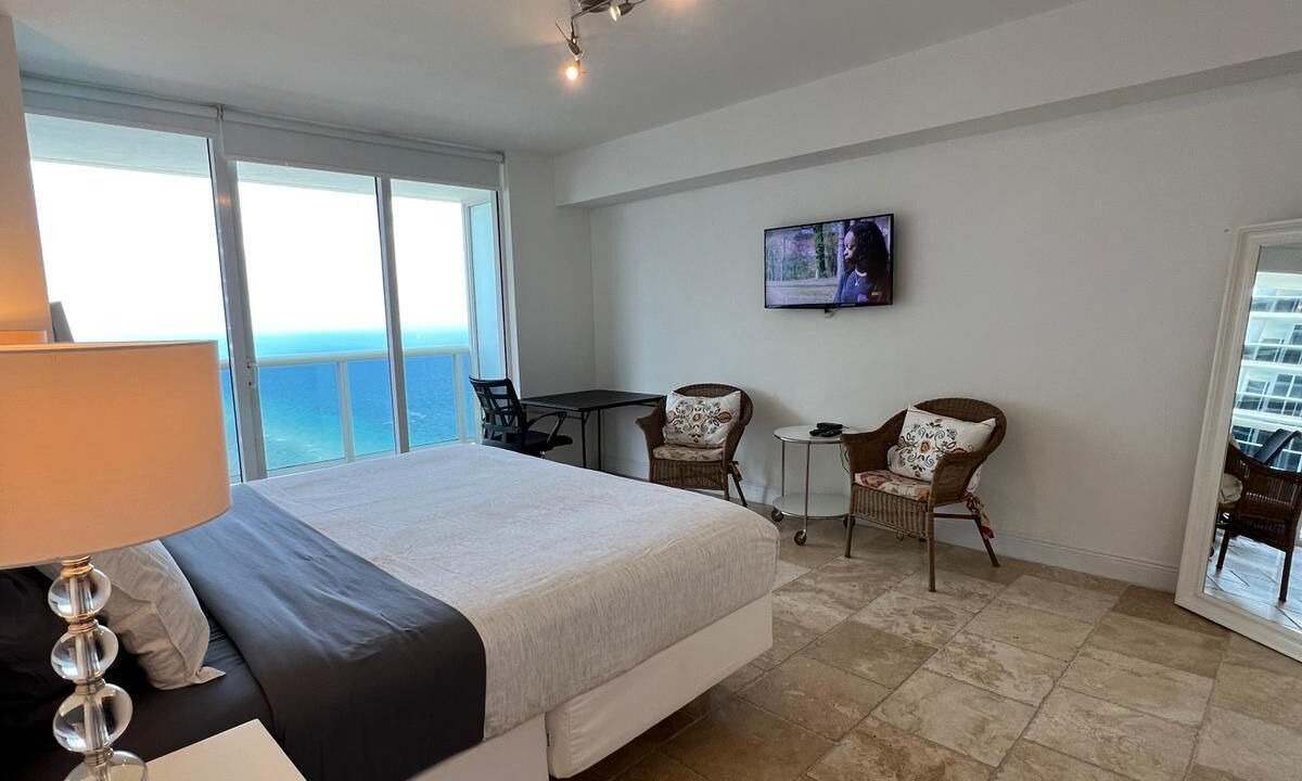 Photo of Bedroom in Hallandale Beach