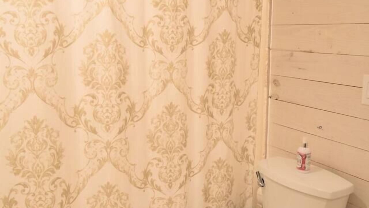 Photo of Bathroom in Canyon Lake