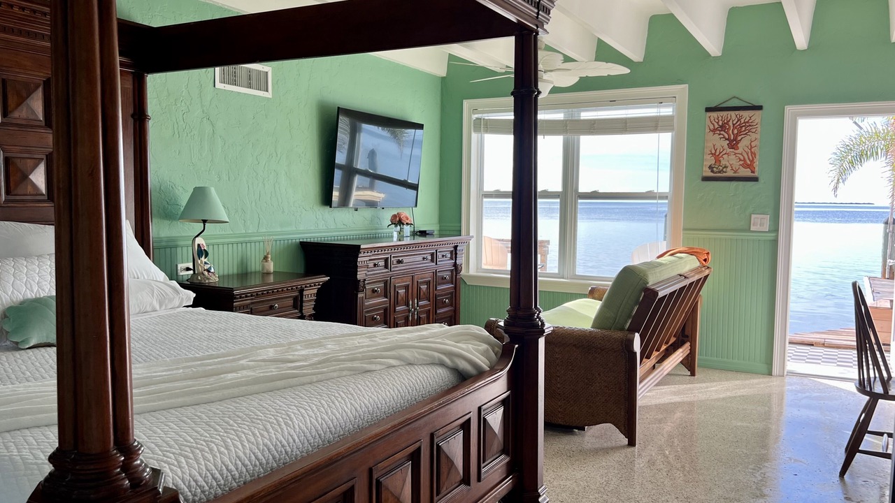 Photo of Bedroom in Marathon
