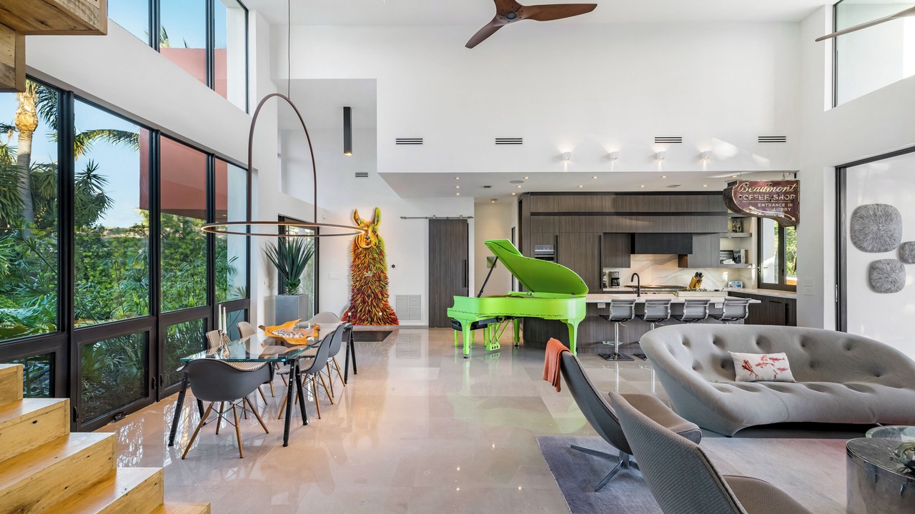 Photo of Livingroom in Central Fort Lauderdale