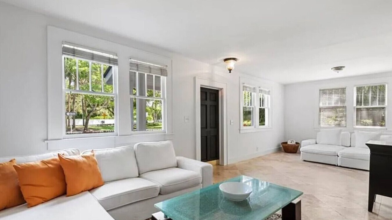 Photo of Livingroom in Sailboat Bend