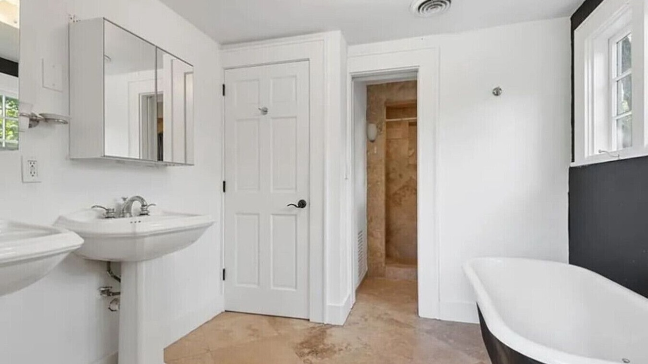 Photo of Bathroom in Sailboat Bend