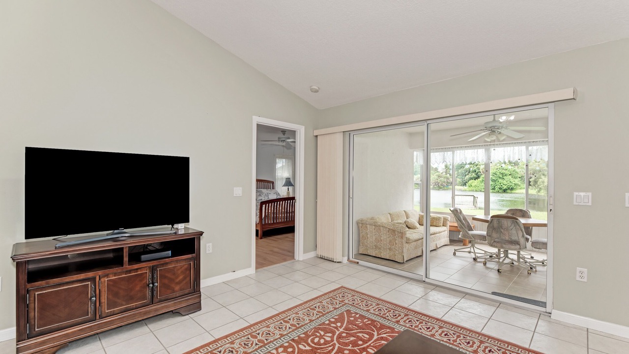Photo of Livingroom in Venice Gardens