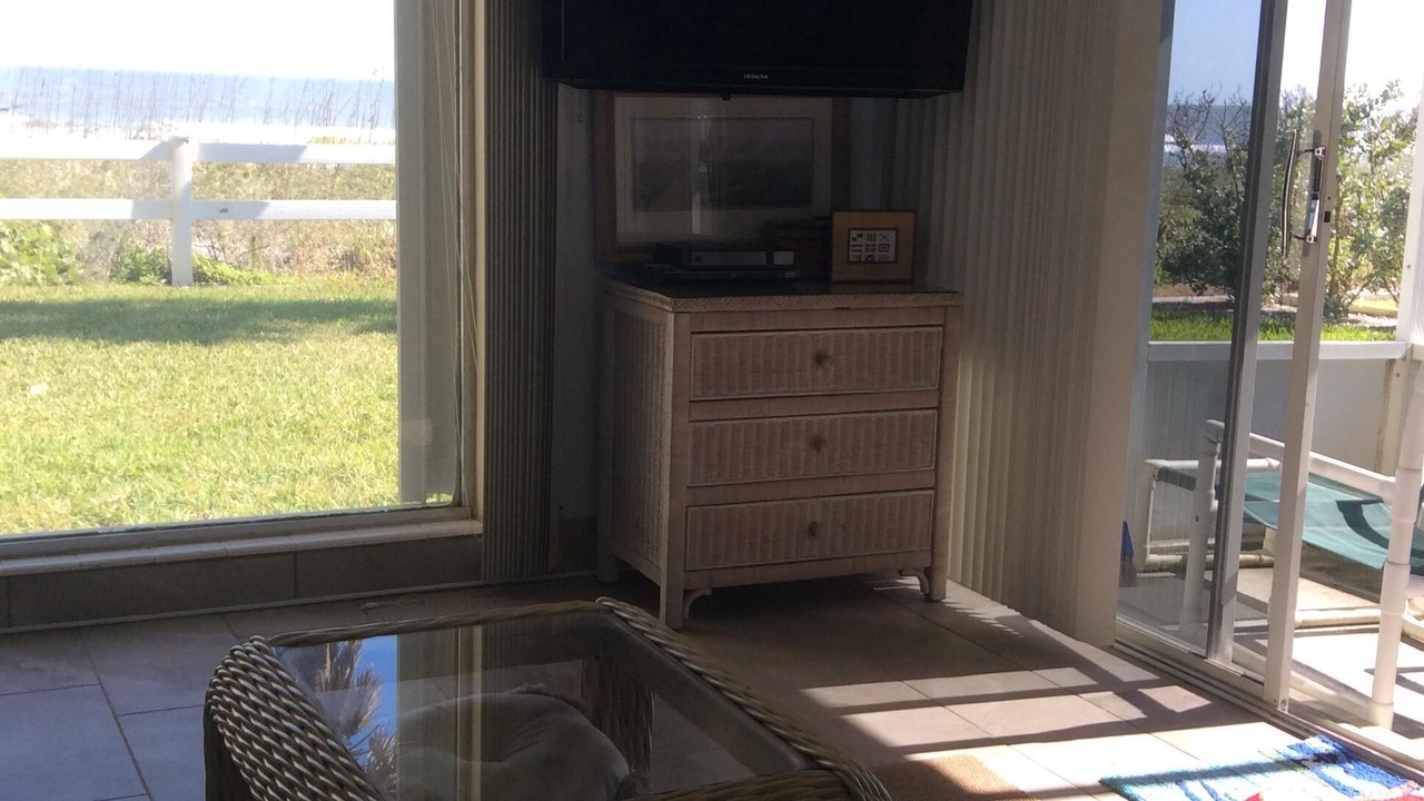 Photo of Livingroom in Crescent Beach