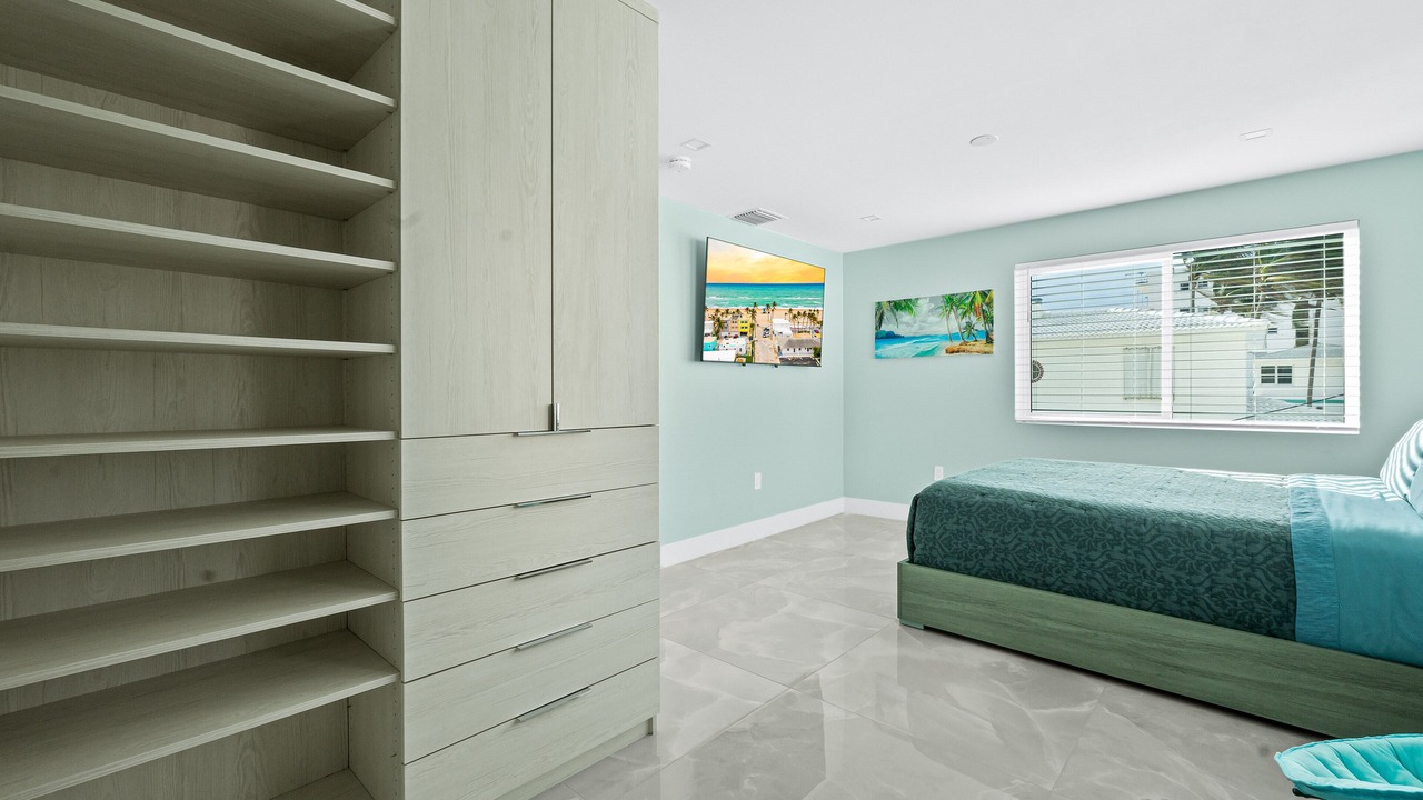 Photo of Bedroom in Hollywood South Central Beach