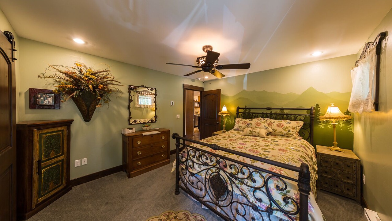 Photo of Bedroom in Crested Butte