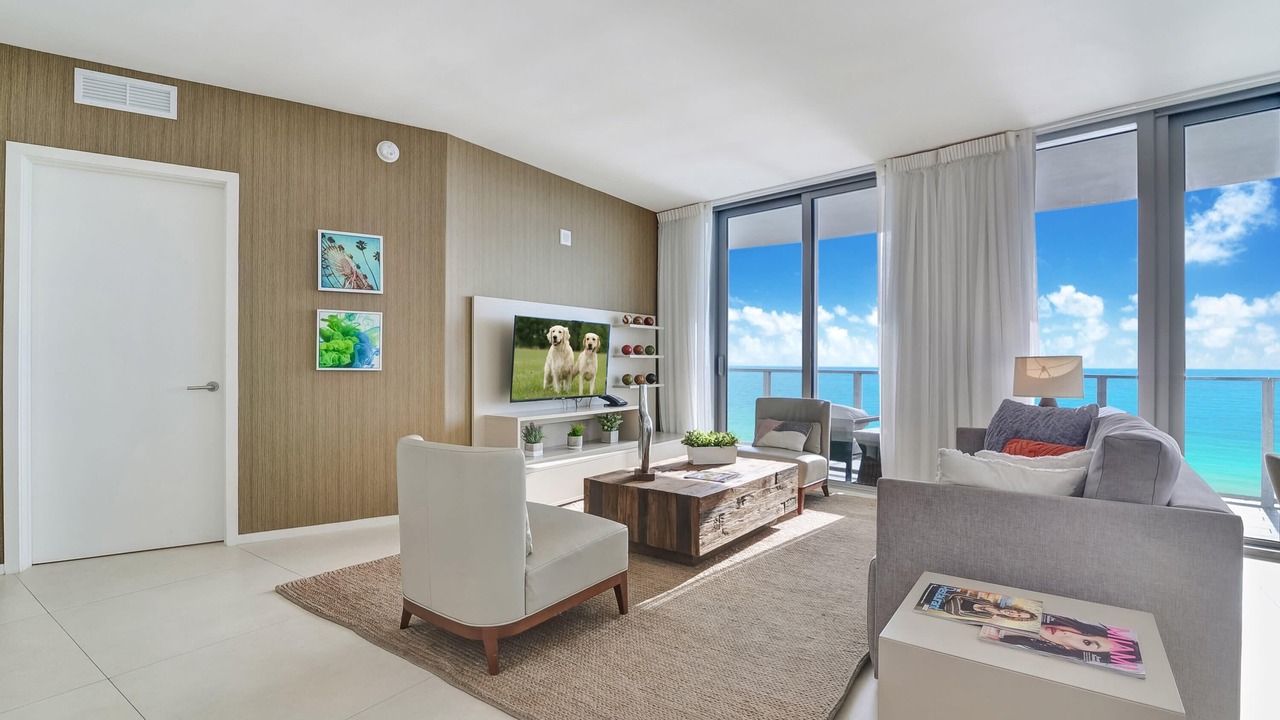 Photo of Livingroom in Hollywood South Central Beach