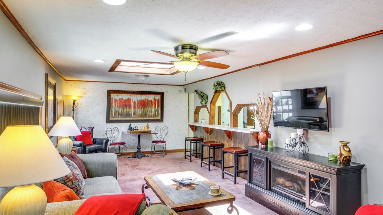 Photo of Bedroom in Taney County