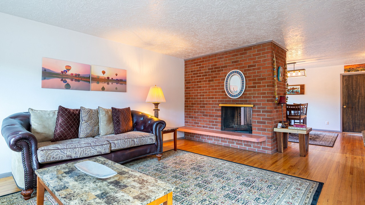 Photo of Livingroom in Nob Hill