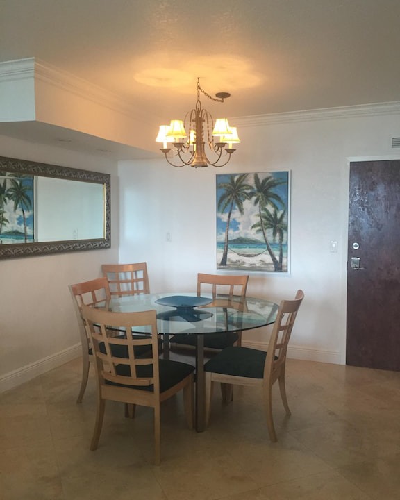 Photo of Livingroom in Galt Mile