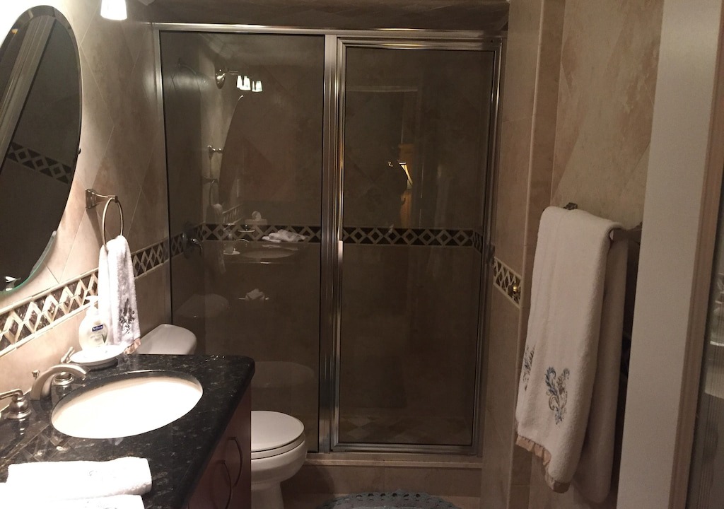 Photo of Bathroom in Galt Mile