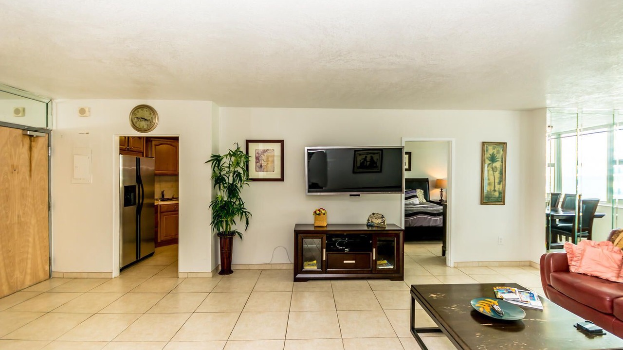Photo of Livingroom in Galt Mile