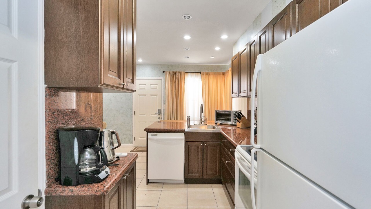 Photo of Kitchen in Hollywood South Central Beach