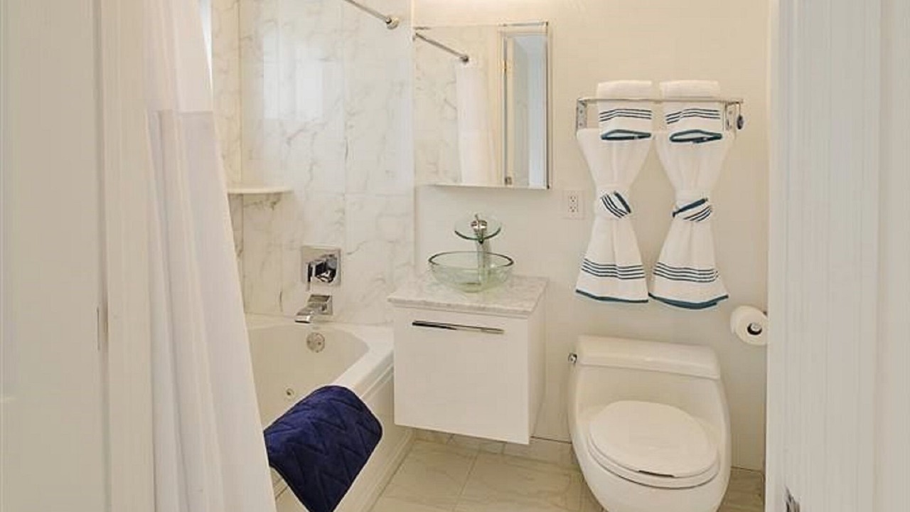 Photo of Bathroom in East Fort Lauderdale