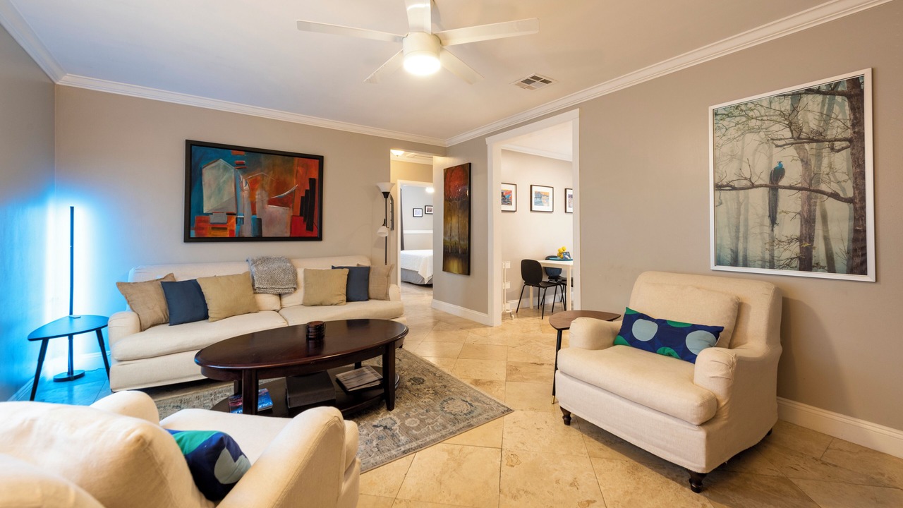 Photo of Livingroom in South Middle River