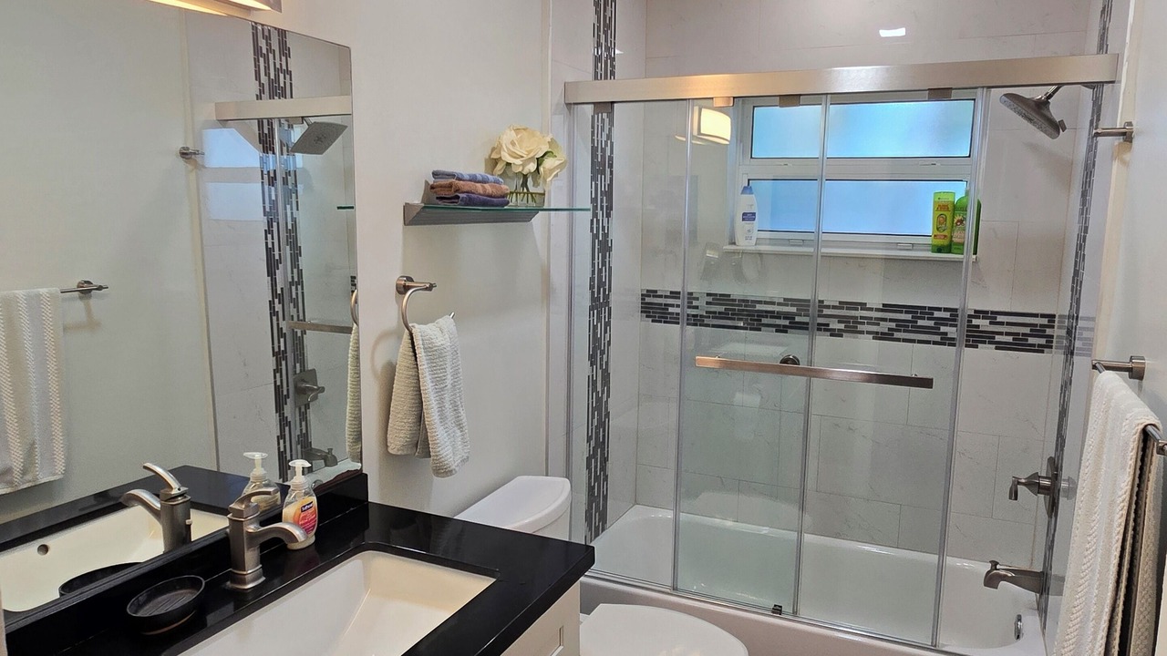 Photo of Bathroom in Royal Poinciana