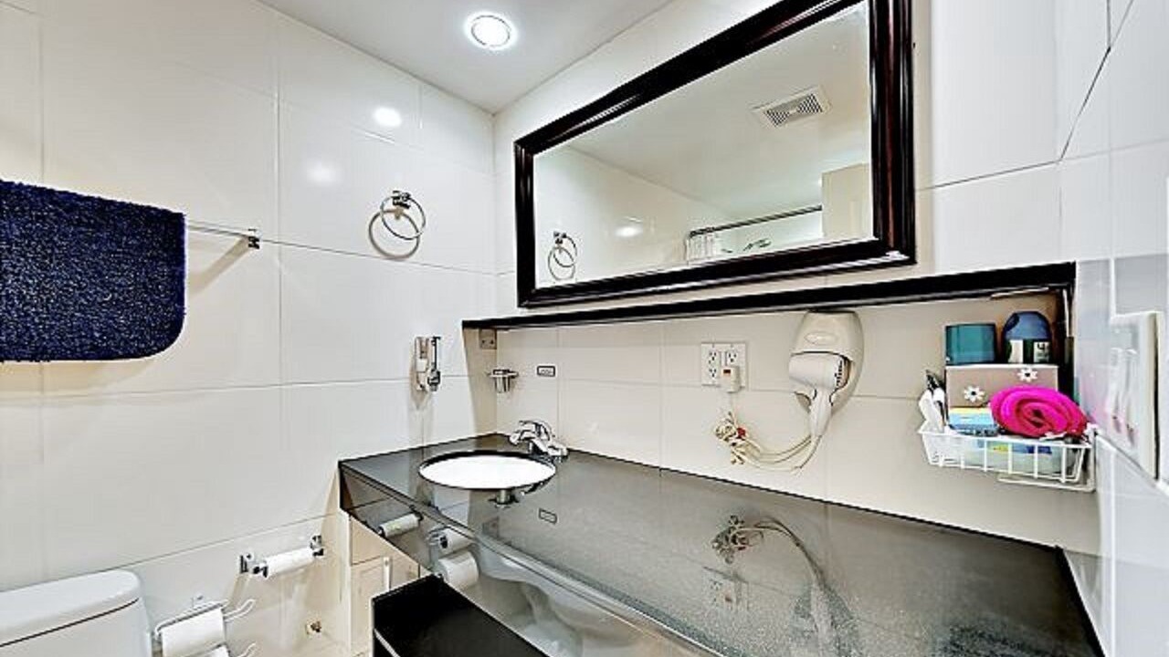 Photo of Bathroom in Galt Mile