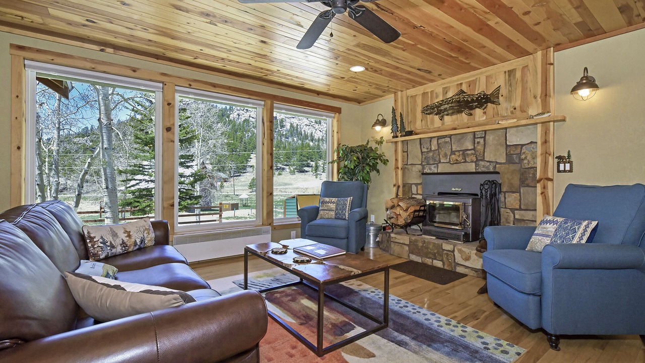 Photo of Livingroom in Lake George