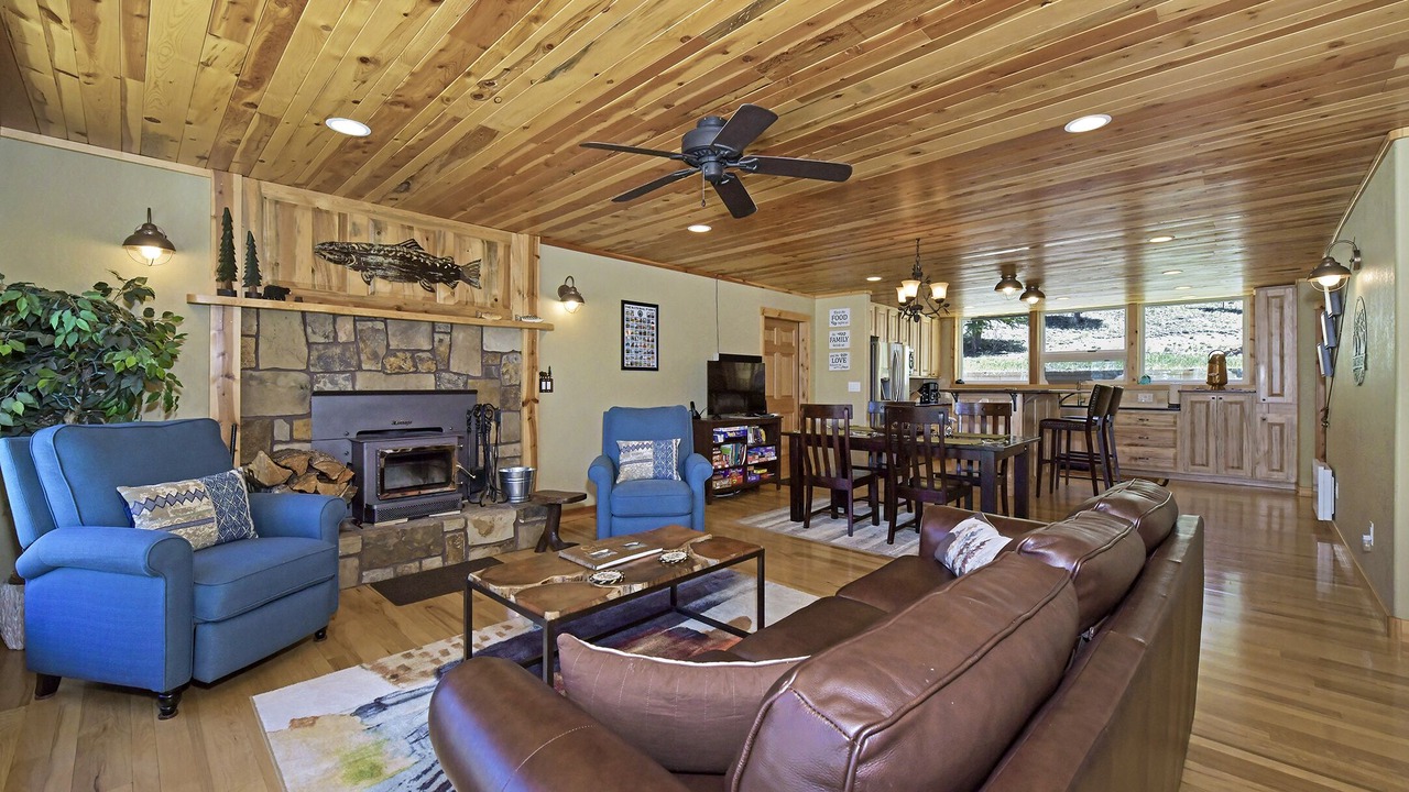 Photo of Livingroom in Lake George