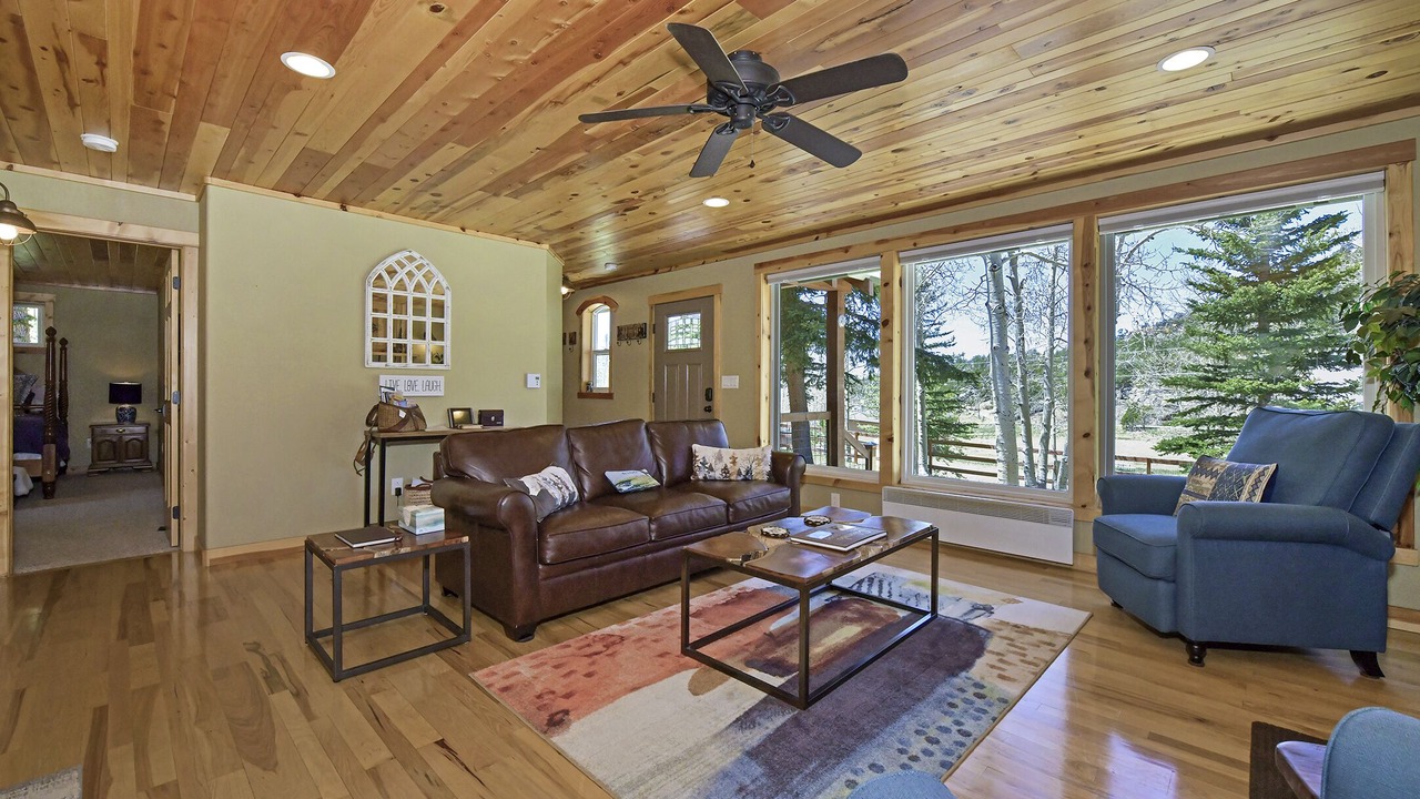 Photo of Livingroom in Lake George