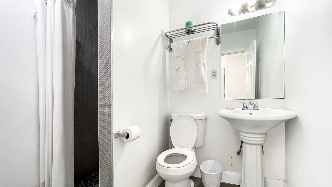 Photo of Bathroom in Hollywood