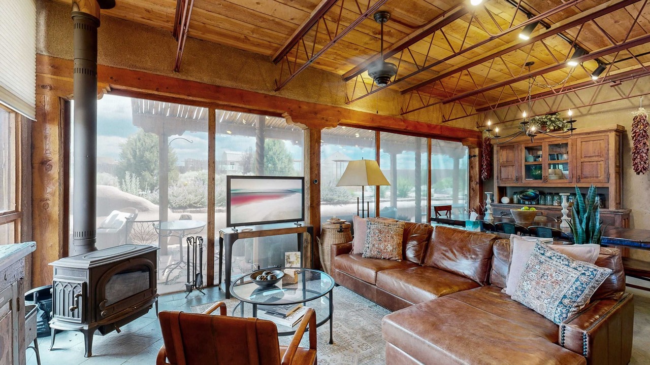 Photo of Livingroom in Taos