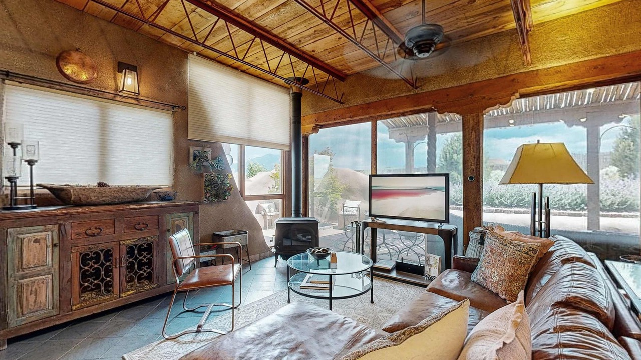Photo of Livingroom in Taos