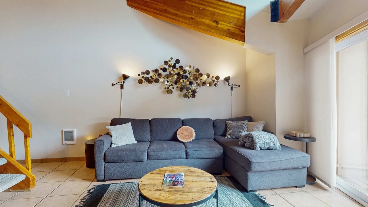 Photo of Livingroom in Red River