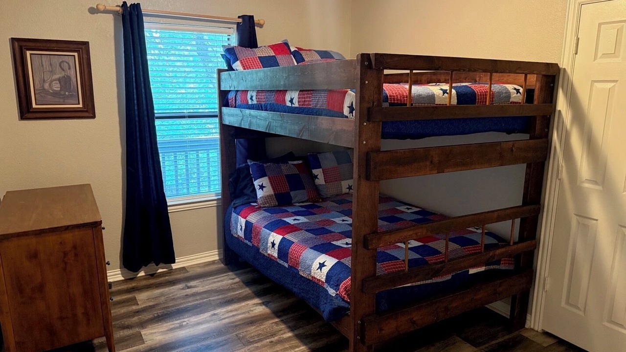 Photo of Bedroom in Pottsboro