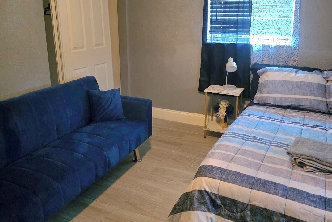 Photo of Bedroom in Lauderhill