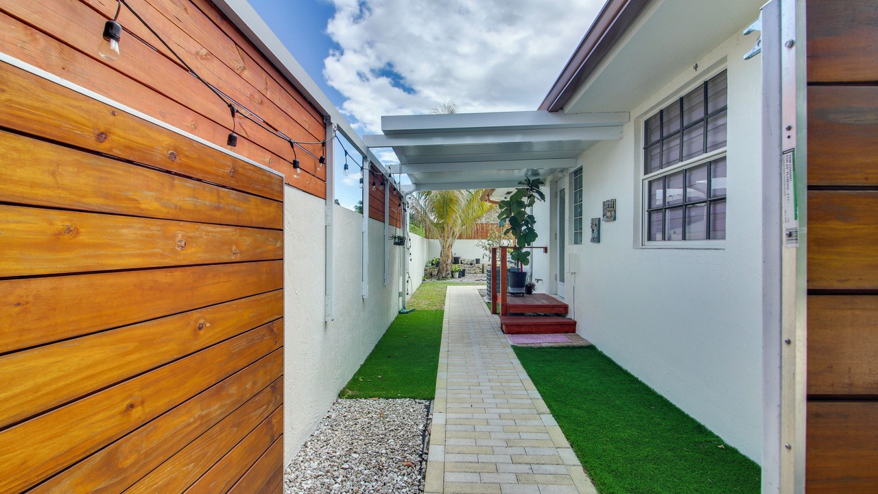 Photo of Patio Balcony in Country Club
