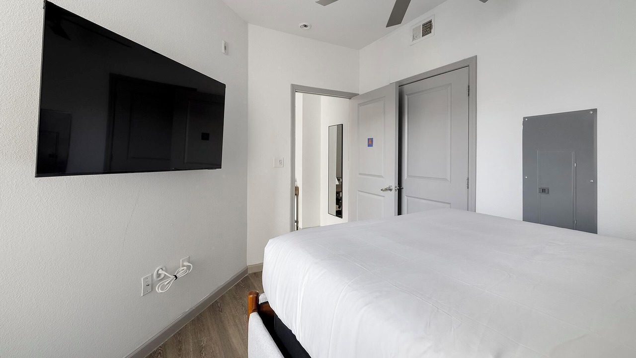 Photo of Bedroom in Central Arlington