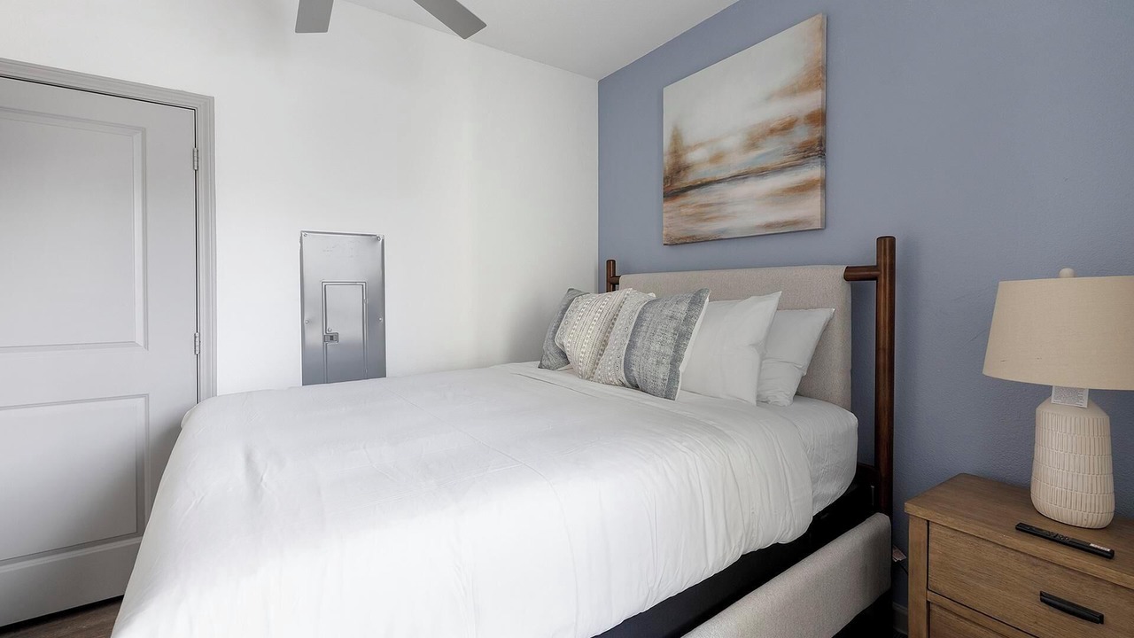 Photo of Bedroom in Central Arlington