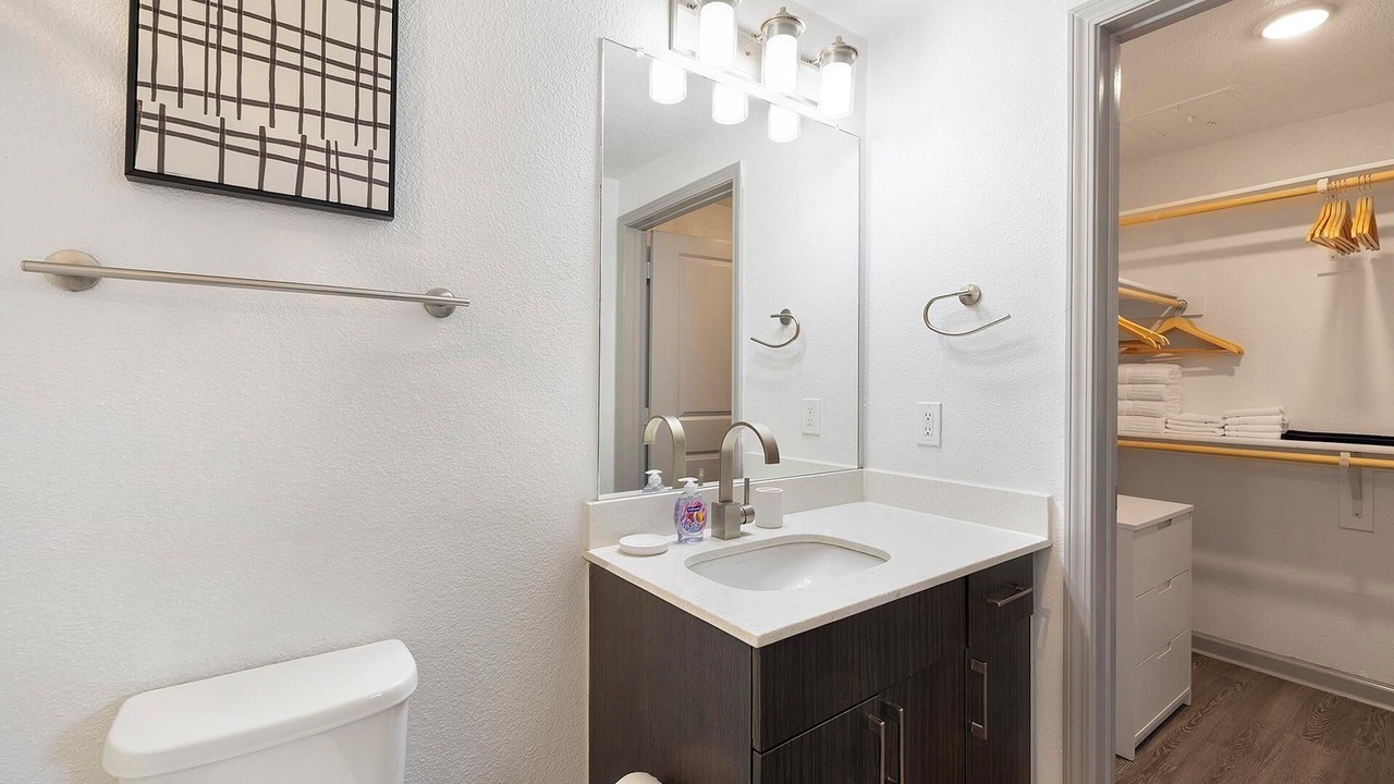 Photo of Bathroom in Central Arlington