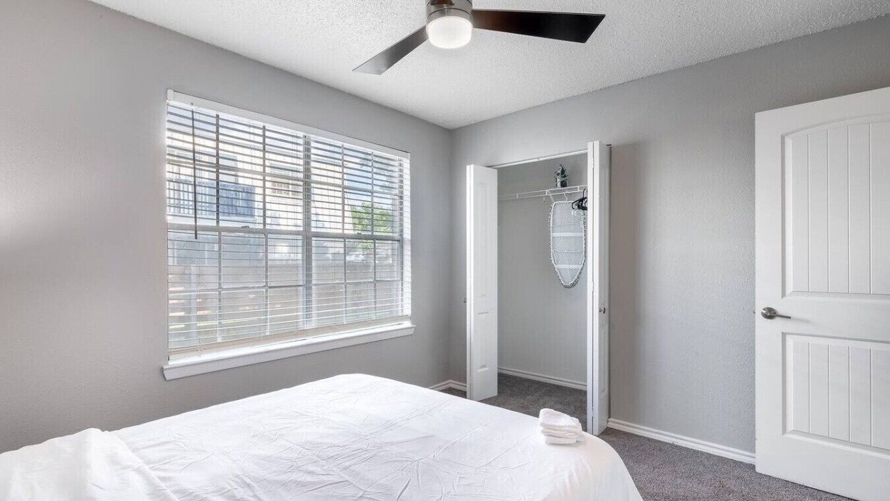Photo of Bedroom in Central Arlington