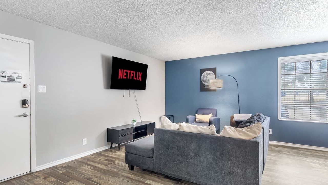 Photo of Livingroom in Central Arlington