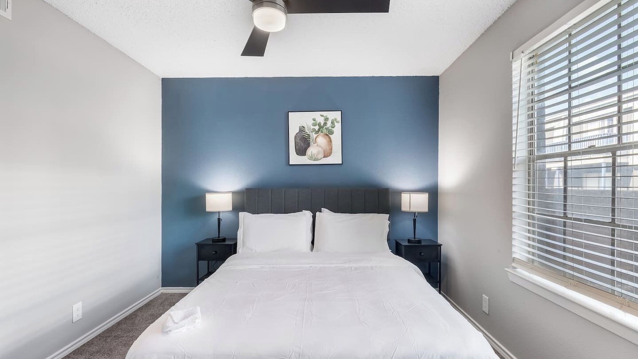 Photo of Bedroom in Central Arlington