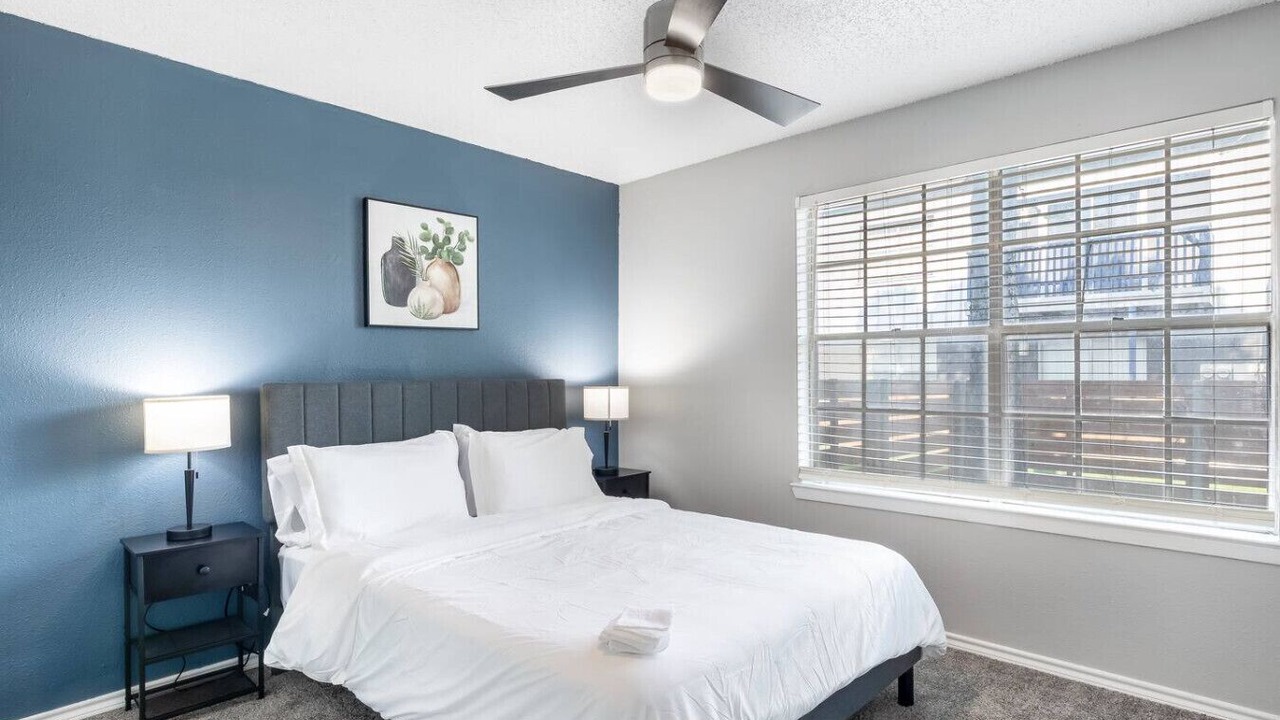 Photo of Bedroom in Central Arlington
