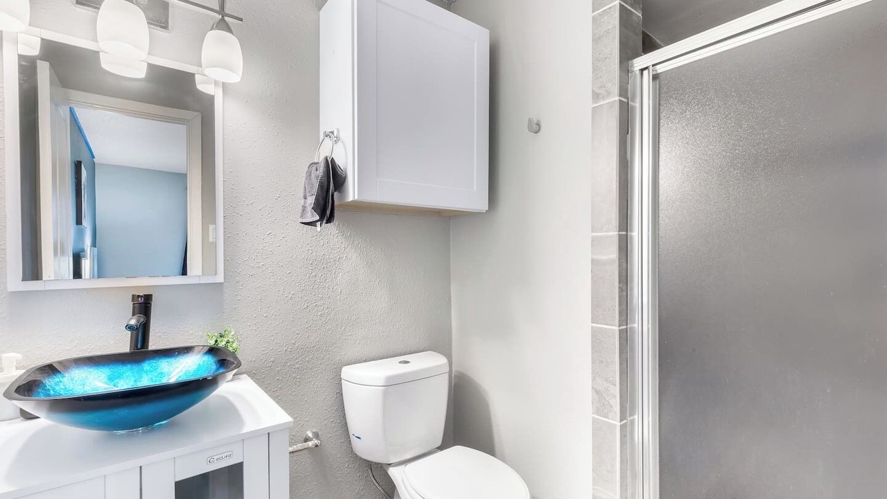 Photo of Bathroom in Central Arlington
