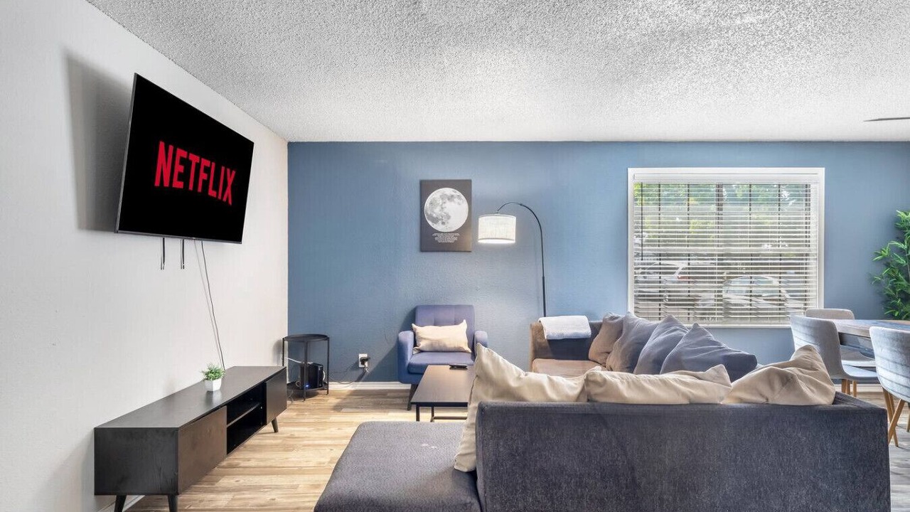 Photo of Livingroom in Central Arlington