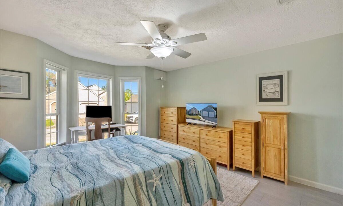 Photo of Bedroom in Nassau Bay