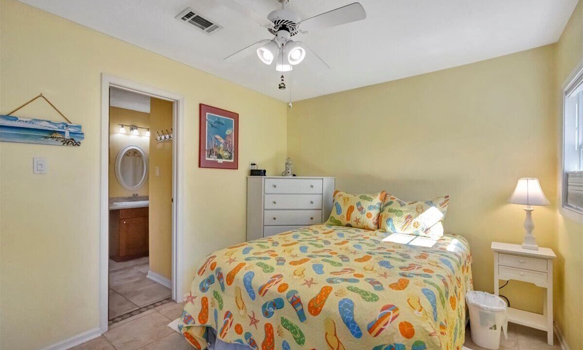 Photo of Bedroom in Nassau Bay