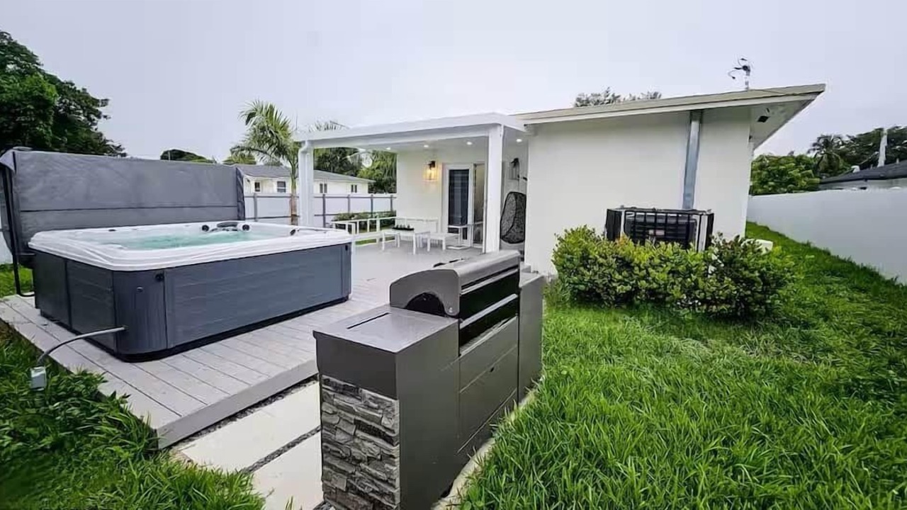 Photo of Others in Miami Shores