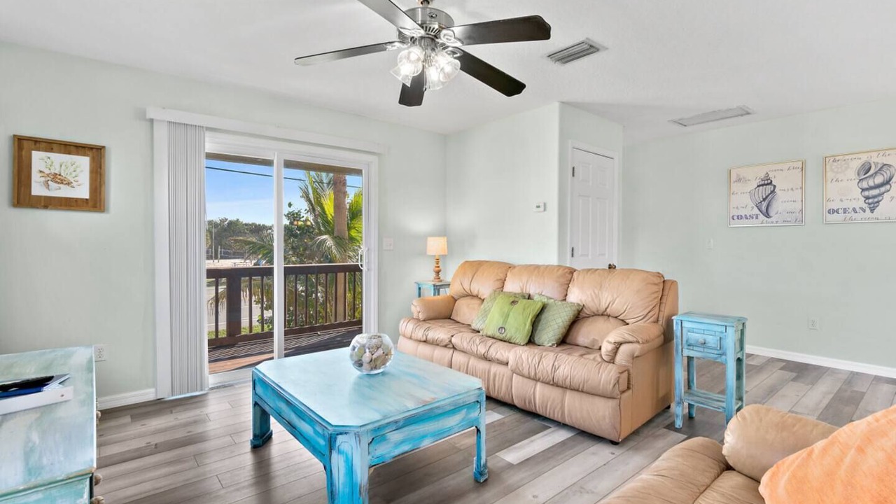 Photo of Livingroom in Indialantic
