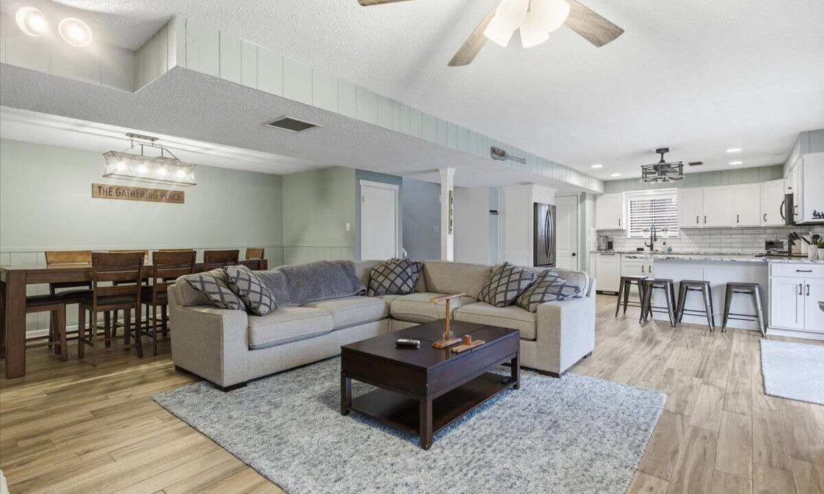 Photo of Livingroom in Lake of the Ozarks