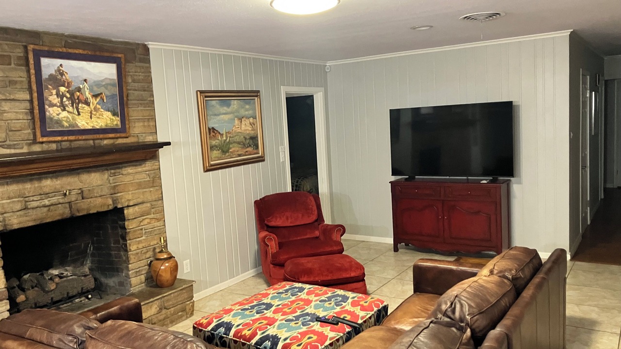 Photo of Livingroom in Midland