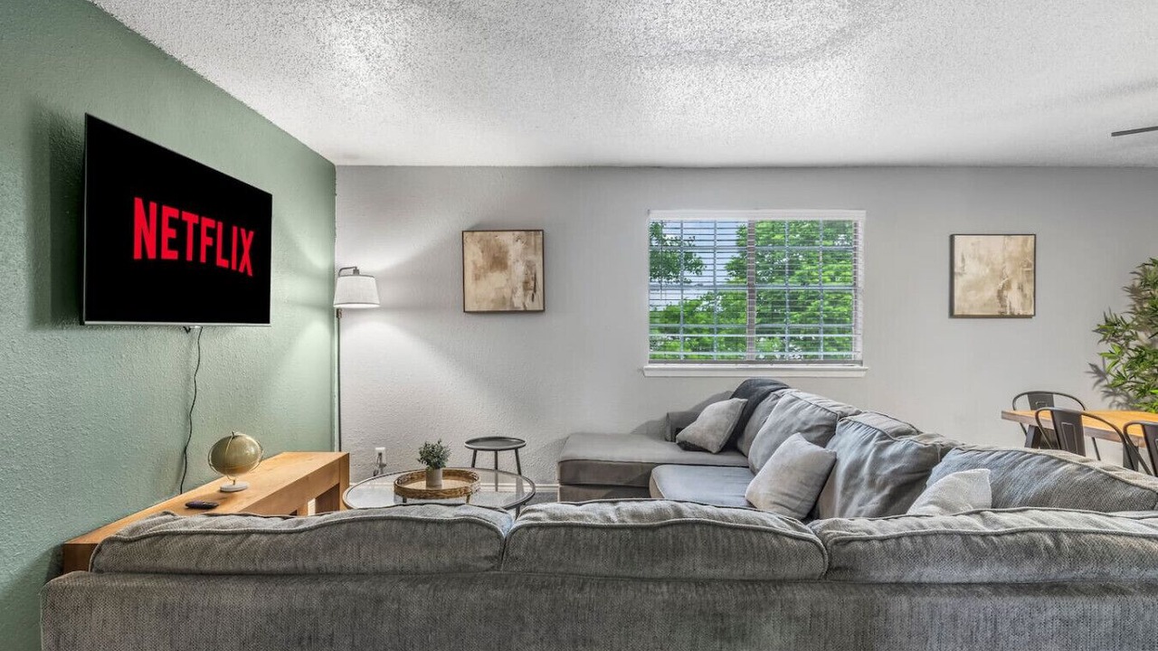Photo of Livingroom in Central Arlington