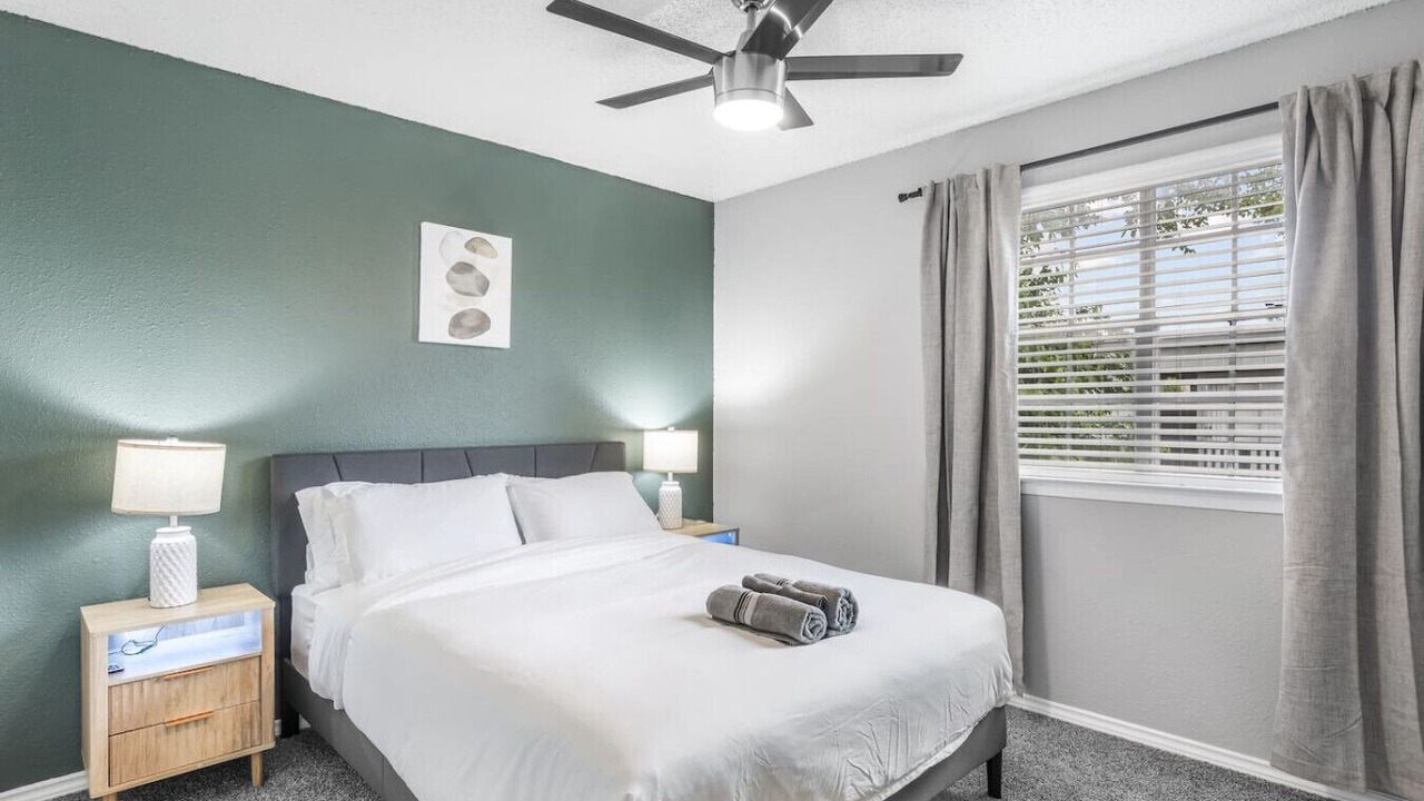 Photo of Bedroom in Central Arlington