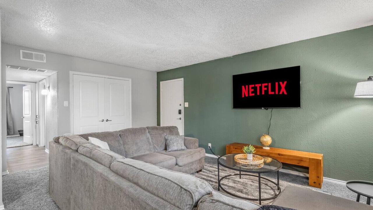 Photo of Livingroom in Central Arlington